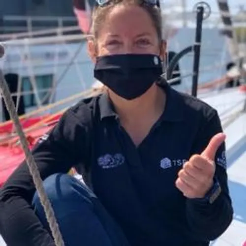 RETOUR A ANTIBES POUR LE BATEAU DU VENDEE GLOBE D'ALEXIA BARRIER