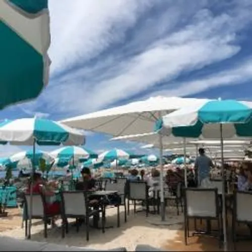 LA JOIE DE SE RETROUVER EN TERRASSE, D'ALLER AU CINEMA ET DE FAIRE...