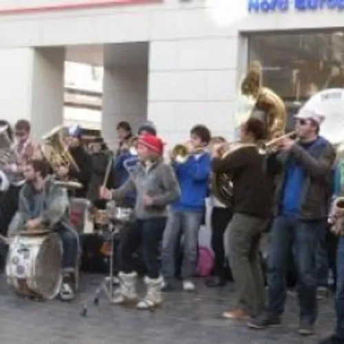 Le clip de la fanfare des étudiants en médecine de Reims