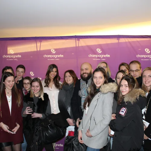 CHAMPAGNE FM