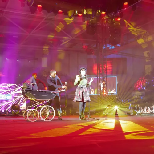 INDILA "Parle à ta tête" (Live)