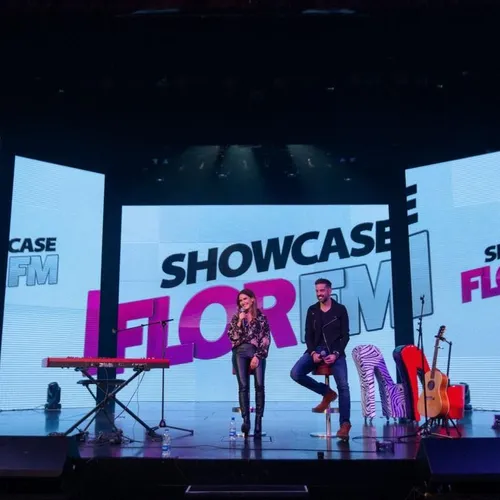 FLOR FM