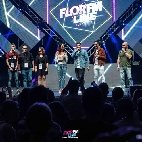 FLOR FM