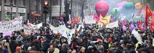 Journal 12h- Manifs et rassemblements interdits dans le centre de...