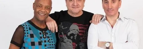 EMILES ET IMAGES  Le grand studio de Mona FM