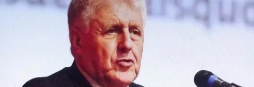 Acteur majeur de la création du Louvre-Lens, maire de Lens pendant...