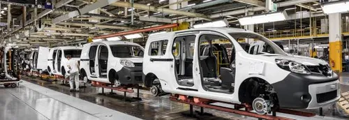 Journal 17h - Renault envisagerait de transférer l'activité...