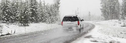 Journal 12h - Neige, couvre-feu, confinement, vaccination dans...