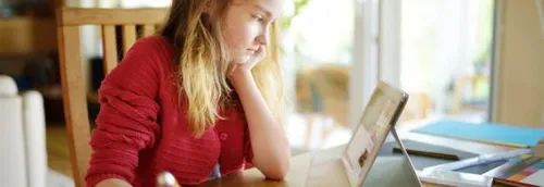 Journal 12h - Bugs de l'école numérique : une enquête ouverte 