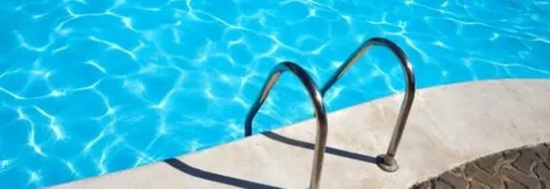 Journal 9h - Un enfant de 2 ans est tombé dans une piscine hier à...