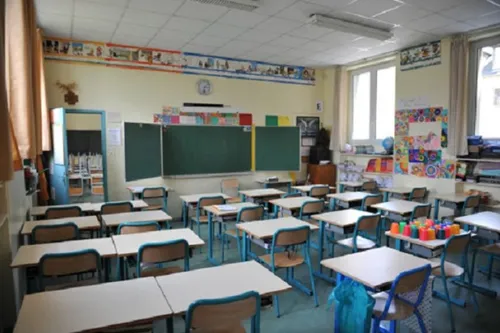 Journal 12h - 300 classes fermées et près de 2000 élèves positifs...