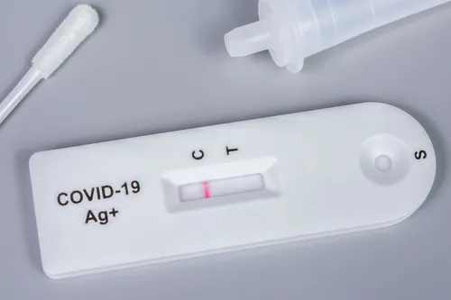 Journal 12h - Nouveau protocole à l'école : 11 millions d'auto...