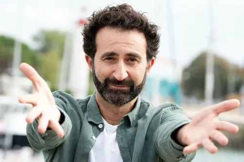 MATHIEU MADENIAN sera à la comédie de Lille le 31 mars et 1 avril...