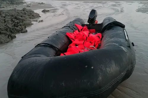 Journal 9h - Un énorme réseau de passeurs qui organisaient des...