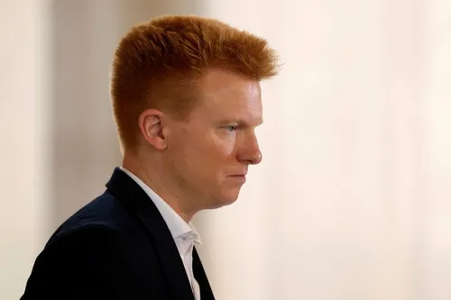 Journal 9h - Adrien Quatennens doit-il démissionner de son mandat...