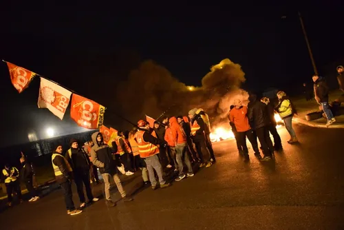 Journal 12h - La France perturbée, aujourd'hui, par le mouvement...