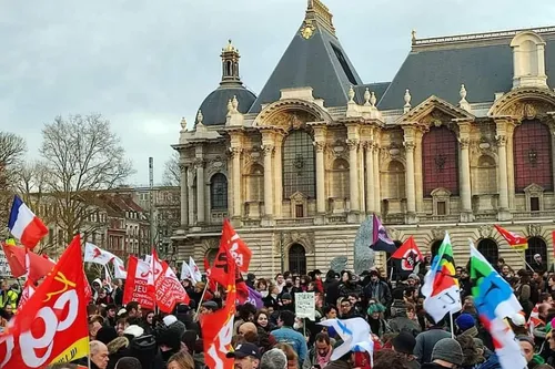 Journal 9h - La colère dans la rue hier soir, dans la région, après...