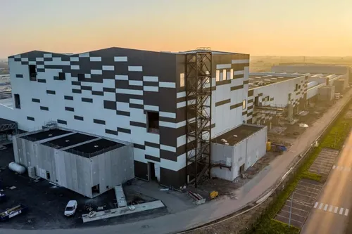 Journal 12h – La 1è gigafactory de France inaugurée dans le Pas de...