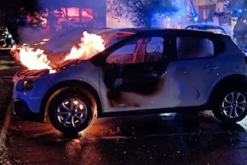 Journal 9h - Emmanuel Macron convoque une cellule de crise...