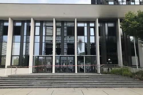 Journal 9h - 150 mairies et bâtiments municipaux attaqués depuis la...