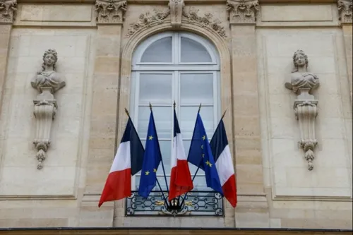 Journal 12h - Les français appelés à se rassembler devant leurs...