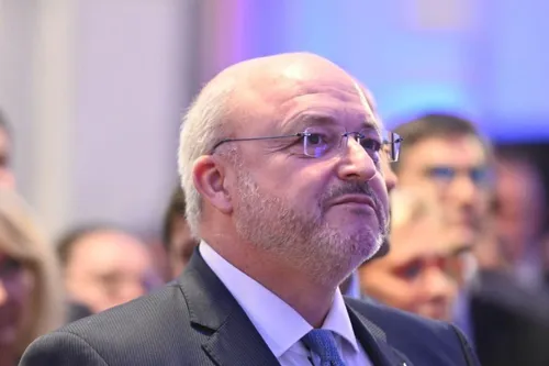 Journal 9h - Le procès de Damien Castelain reporté à 2024, à cause...