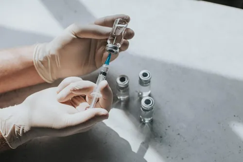 Journal de 9h - Injections illégales de botox : les 2 sœurs...