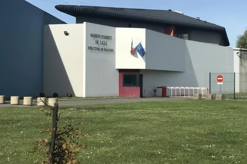 Journal 9h - Un médecin de la prison de Sequedin condamné après la...