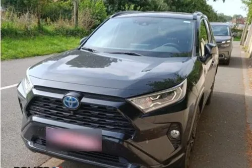 Journal 12h – Un trafic international de véhicules volés démantelé...