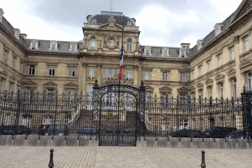 Journal 9h - Lille : le préfet interdit une manifestation...