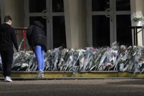 Journal 9h - L'assaillant d'Arras placé en détention provisoire,...