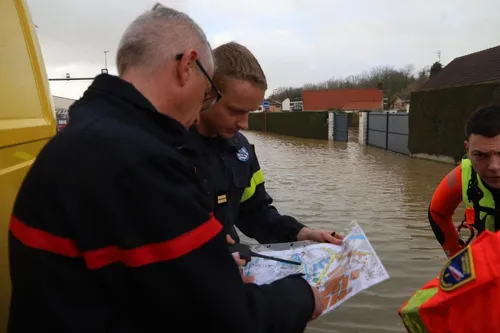 Journal 9h - Des moyens importants déployés dans le Pas de Calais,...