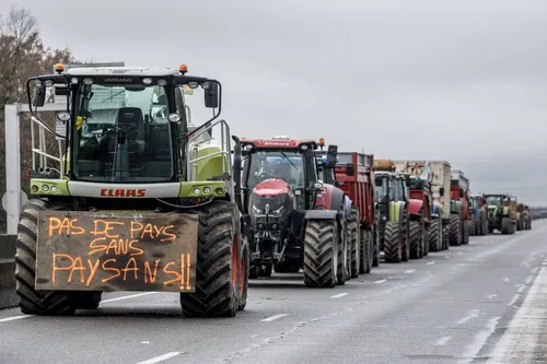 Journal 9h - La mobilisation des agriculteurs dans le Nord et le...