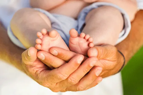 Journal 12h - La Ville d'Arras accorde un congé paternité de 10...