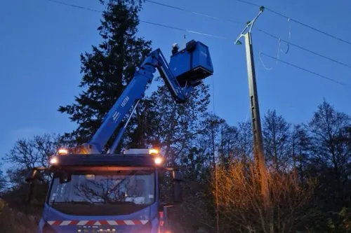 Journal 12h - 7000 foyers privés d'électricité ce matin dans le...