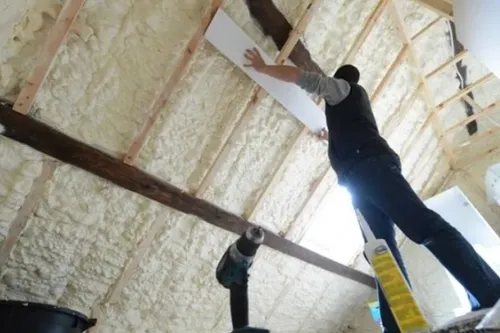 Journal 9h - Escroquerie aux travaux de rénovation par une...