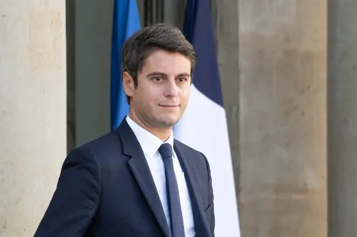 Journal 9h - Gabriel Attal préside à Arras, la cérémonie nationale...