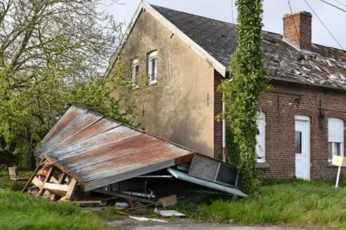 Journal 12h - Une mini tornade a touché le secteur de Lestrem lundi...