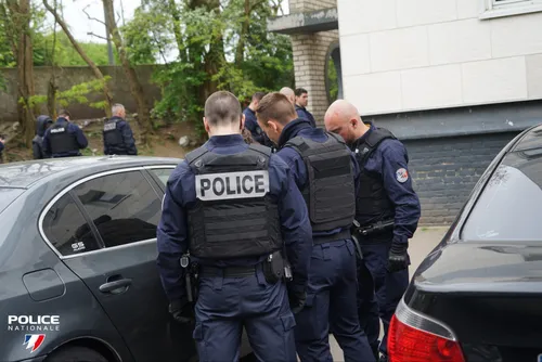 Journal 9h - La police du Nord continue ses opérations de...
