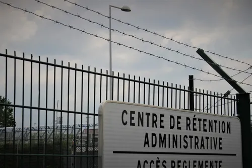 Journal 9h - Plusieurs personnes se sont évadées du centre de...