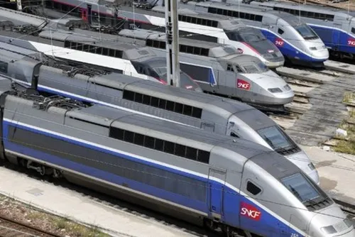 Journal 12h - Attaque massive contre des lignes TGV : 800 000...