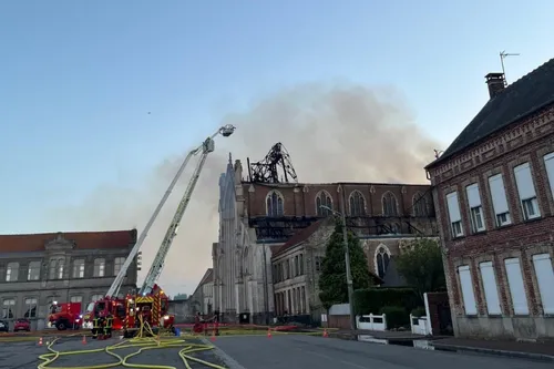 Journal 12h - Incendie d'une église à Saint Omer : un suspect...