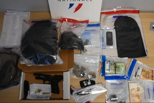 Journal 9h - Une opération anti-stup menée par la police de Douai