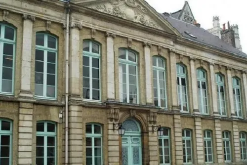 Journal 9h - Le procès en appel pour féminicide, devant la Cour de...