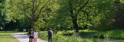 "Ceux qui sortent nous mettent en danger" : un infirmier de la...