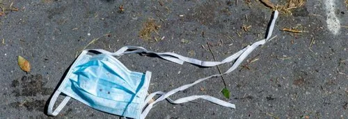 Masques jetés par terre : un danger sanitaire et écologique