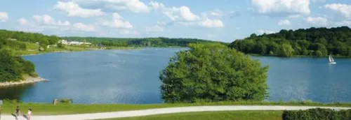 Le Valjoly : un lac pour se divertir et se ressourcer