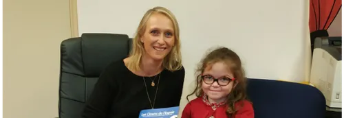 "Les clowns me font oublier l'hôpital": le témoignage de Jeanne, 8 ans