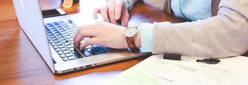 Un kit numérique fourni aux étudiants boursiers de la métropole...