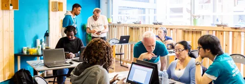 Emmaus Connect recherche des bénévoles